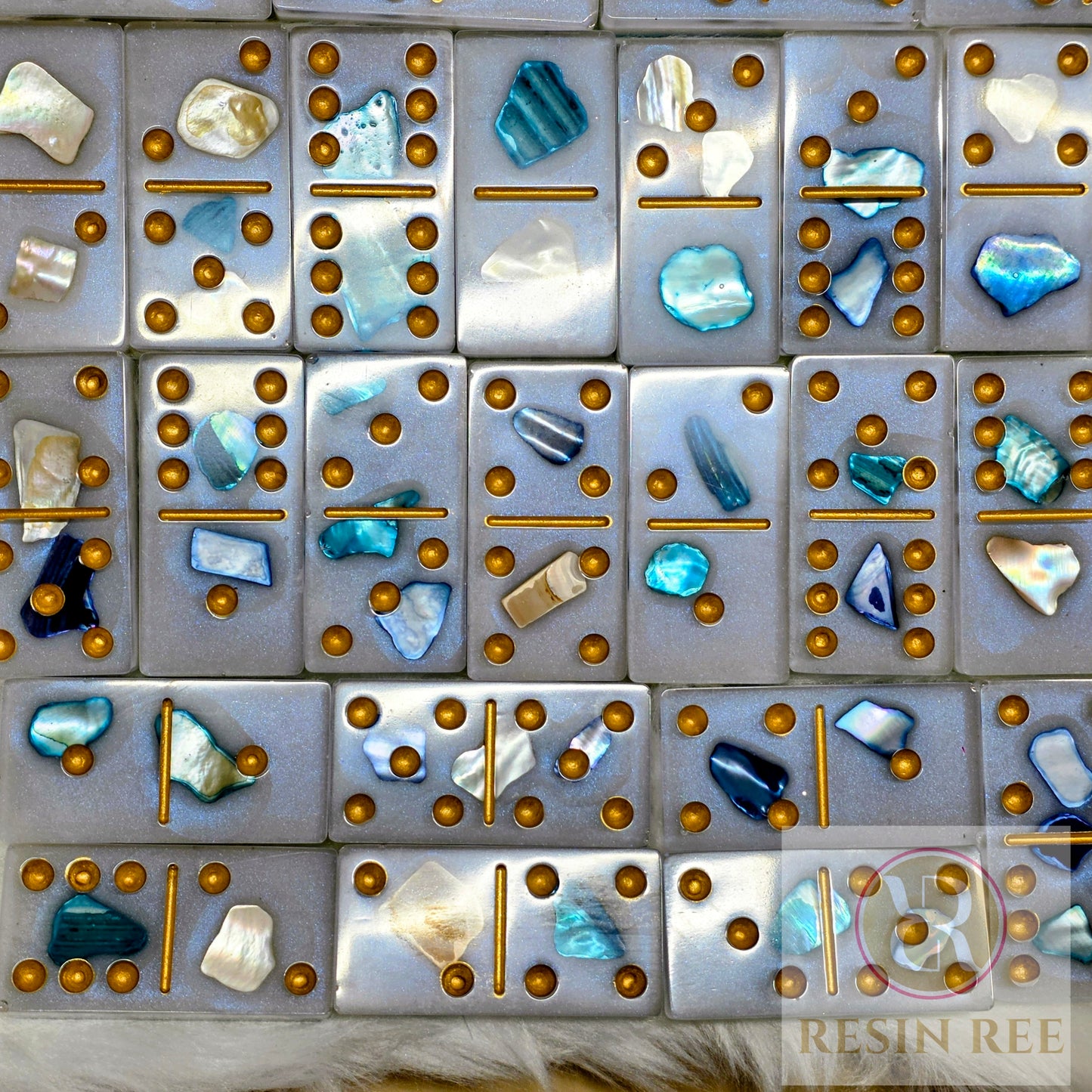 Ocean Pearl Domino Set