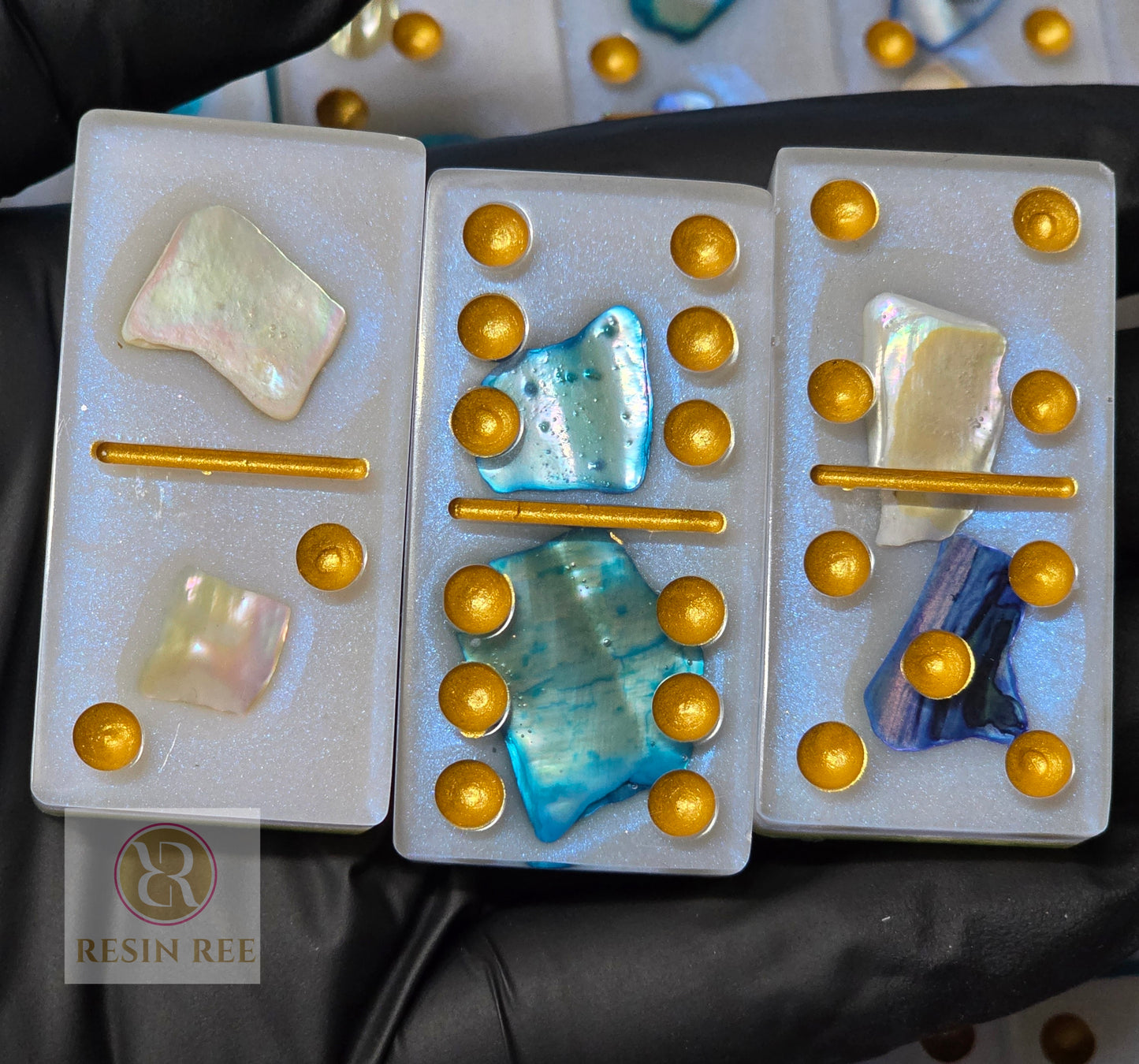 Ocean Pearl Domino Set